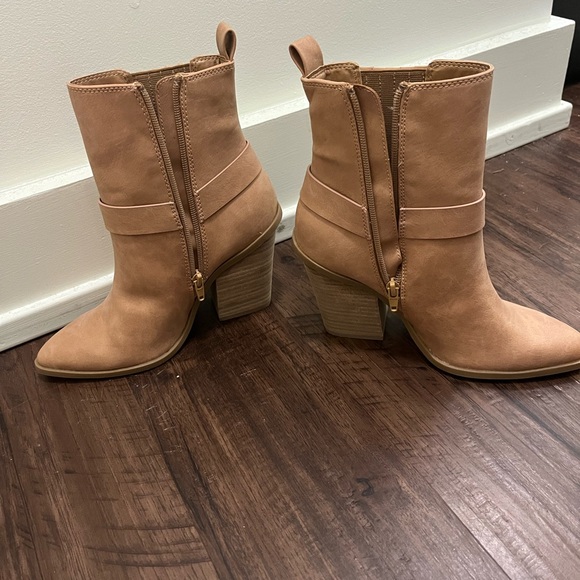 Dolce Vita Tan Heel Booties - Picture 3 of 6